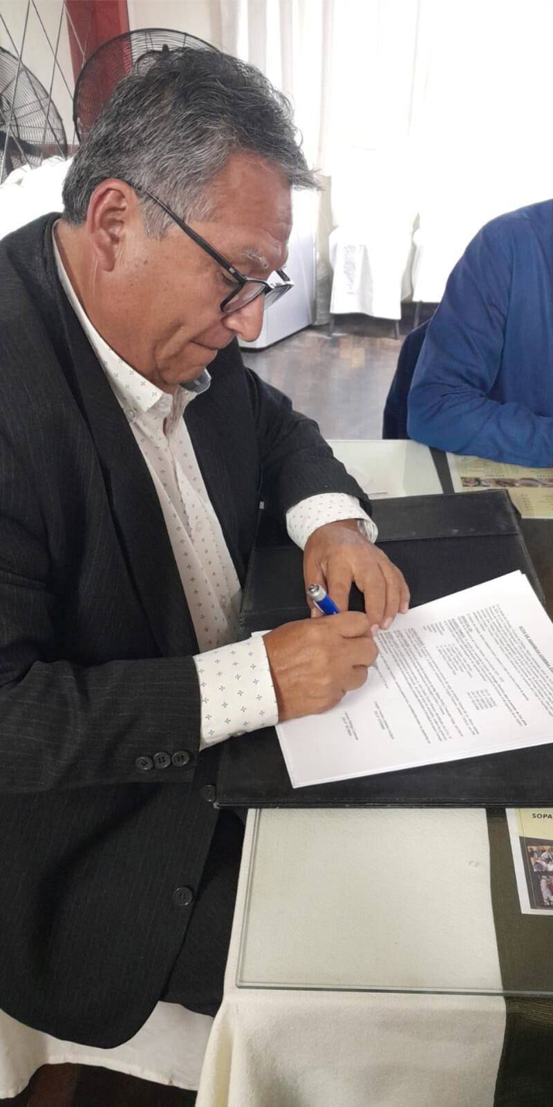 Lic. John Charles Torres Vásquez
        Presidente